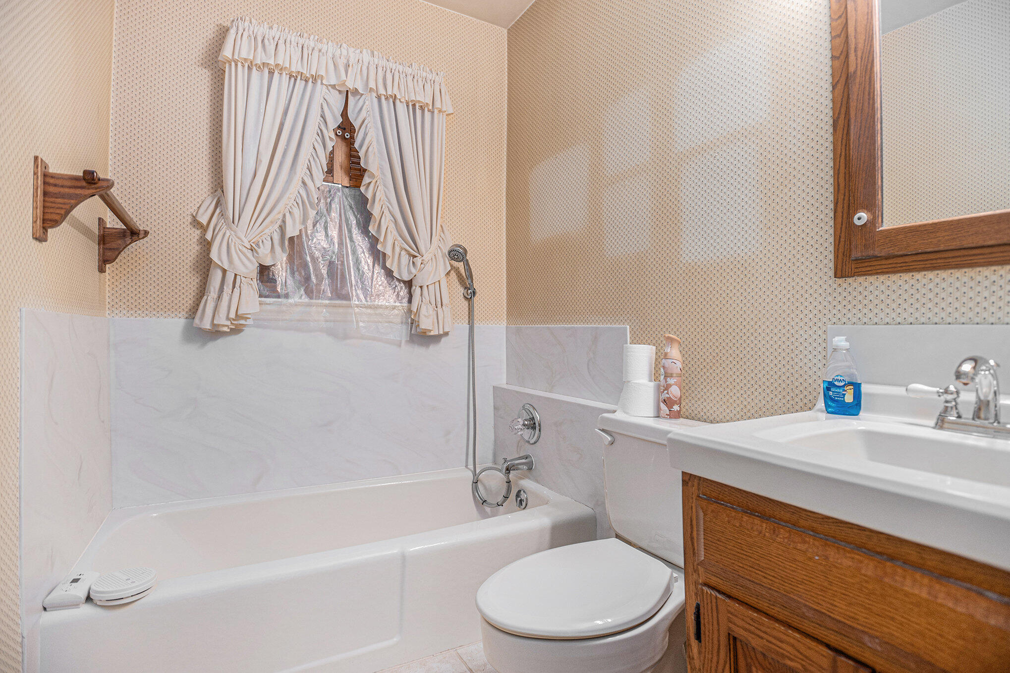 Kalamazoo City, Michigan 49004, United States, 3 Bedrooms Bedrooms, ,2 BathroomsBathrooms,Residential,Active,170233