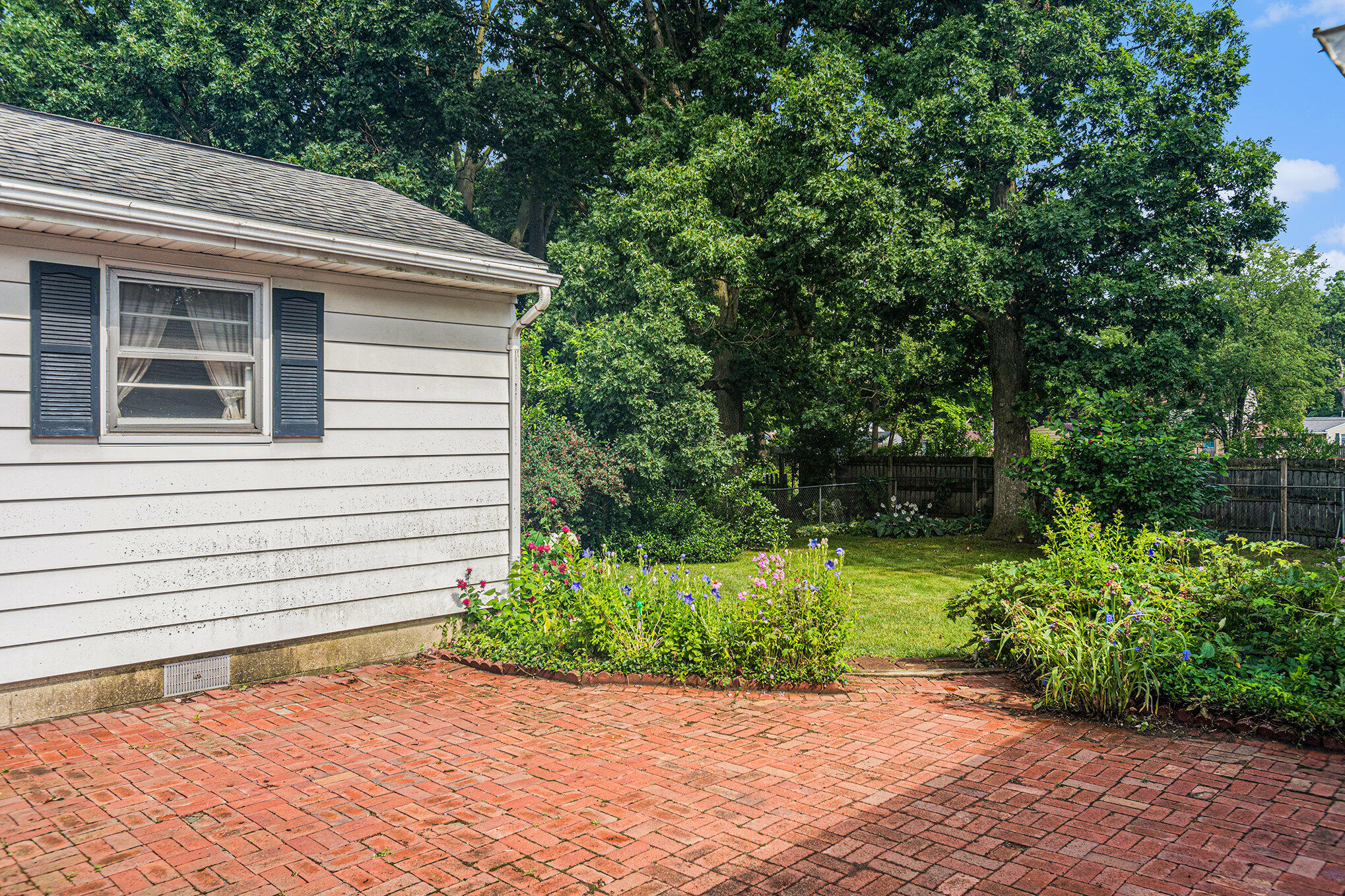 Kalamazoo City, Michigan 49004, United States, 3 Bedrooms Bedrooms, ,2 BathroomsBathrooms,Residential,Active,170233