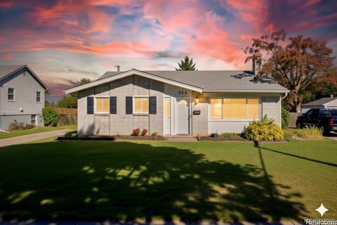 4519 Reader Drive Warren City MI 48092