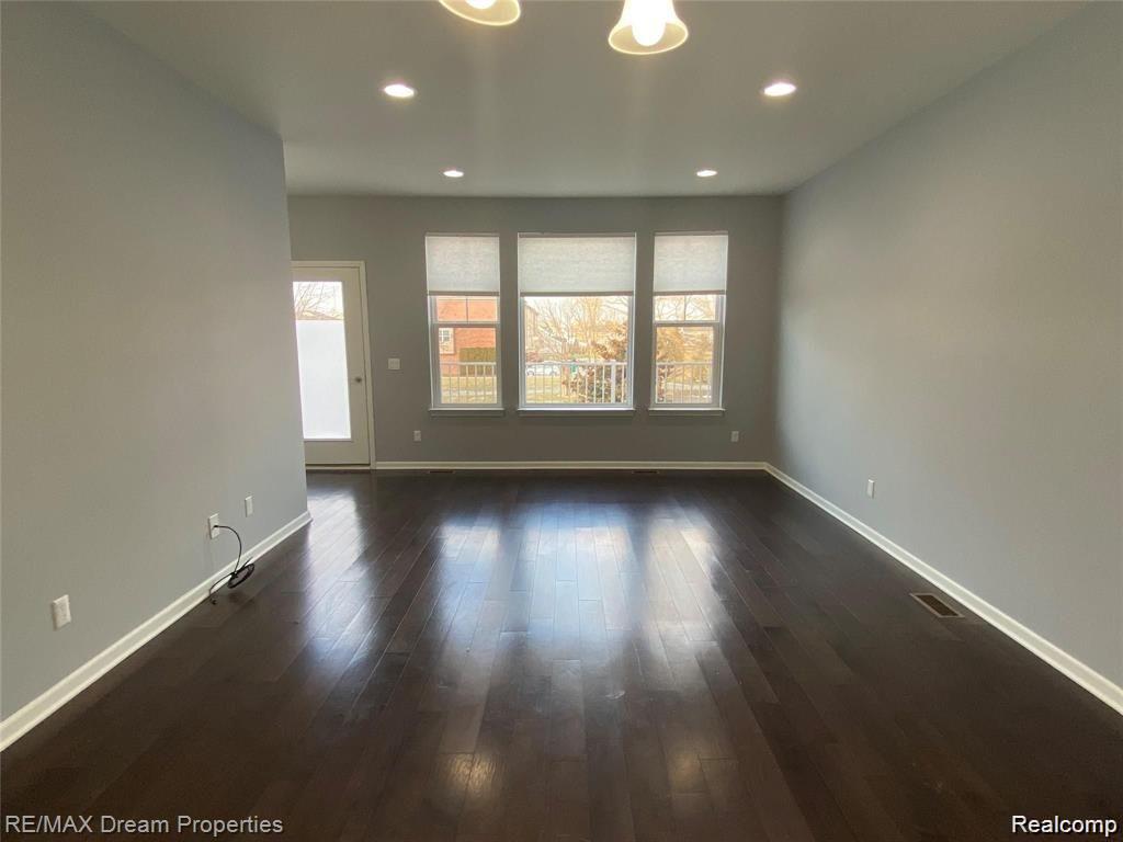 3220 JOHANNA WARE W