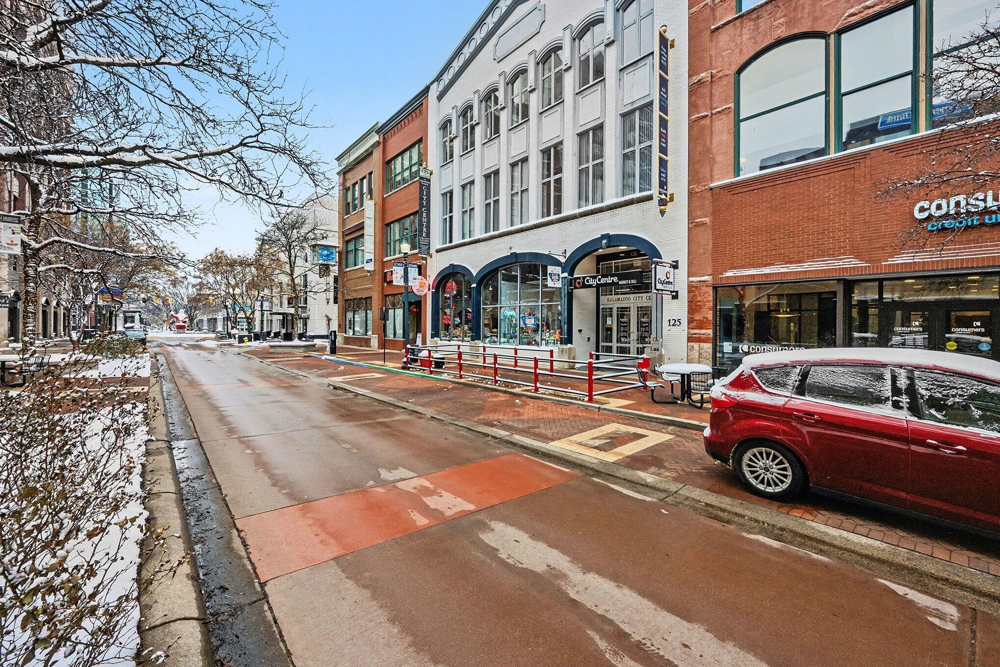 125 S Kalamazoo Mall 608