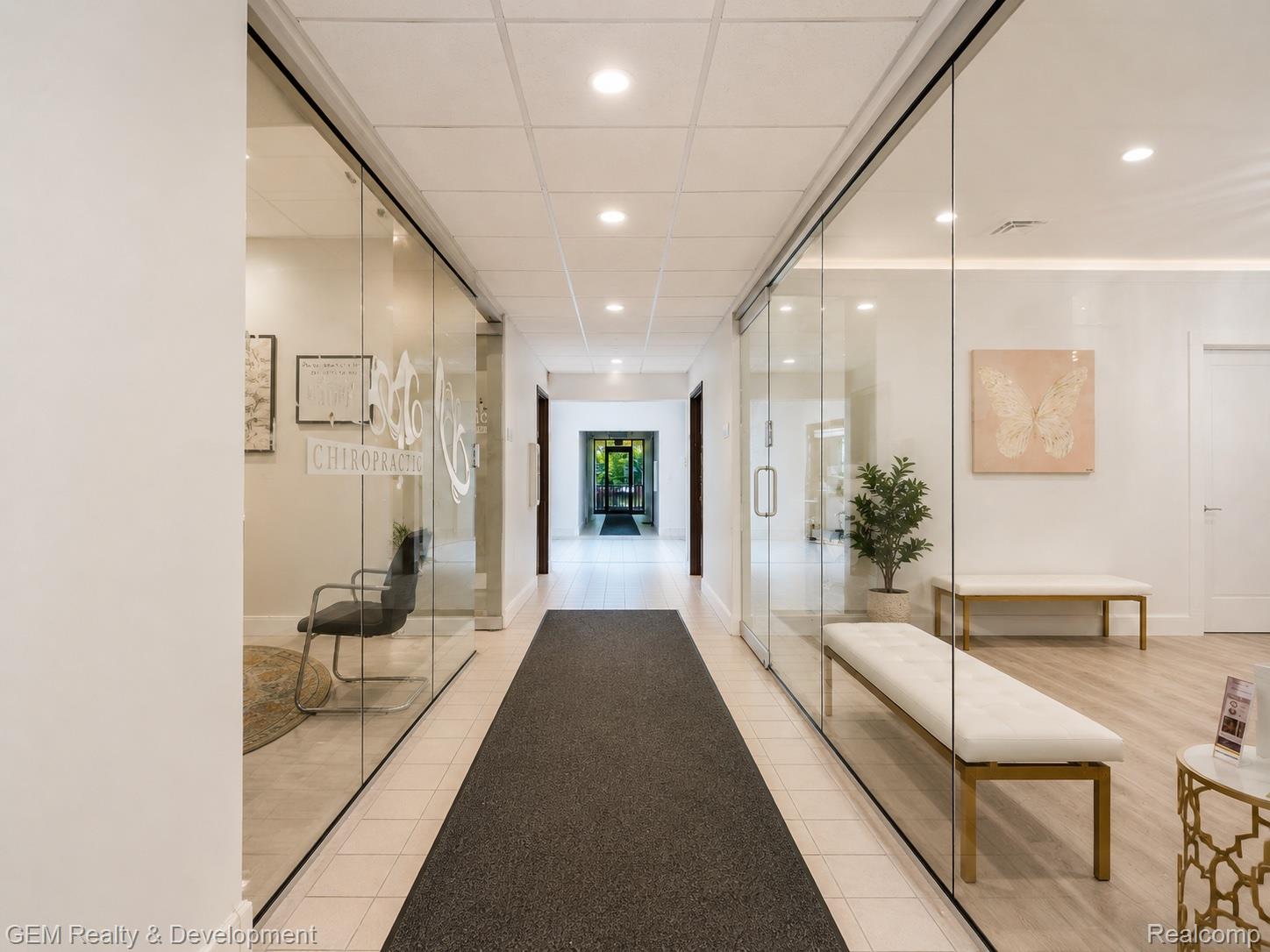 670 Griswold Street 300