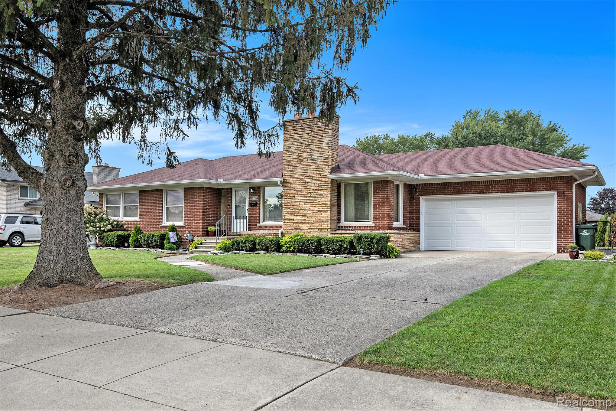 19615 Maxine Street