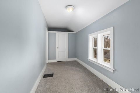 Tiny photo for 1039 Prince Street SE, Grand Rapids City, MI 49507 (MLS # 65026013516)