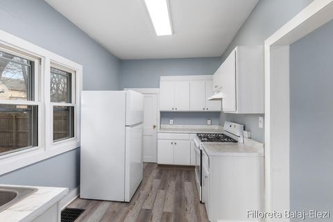 Tiny photo for 1039 Prince Street SE, Grand Rapids City, MI 49507 (MLS # 65026013516)