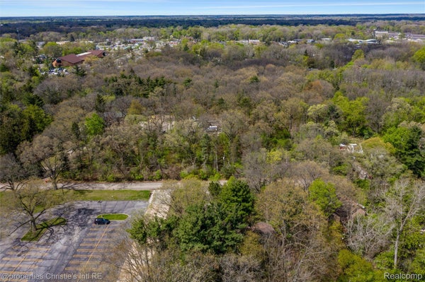HUNTERS LN, SOUTHFIELD, MI 48034 - Image 1a4e72f2221dfd1c5fe5878f28abc376/1137507233