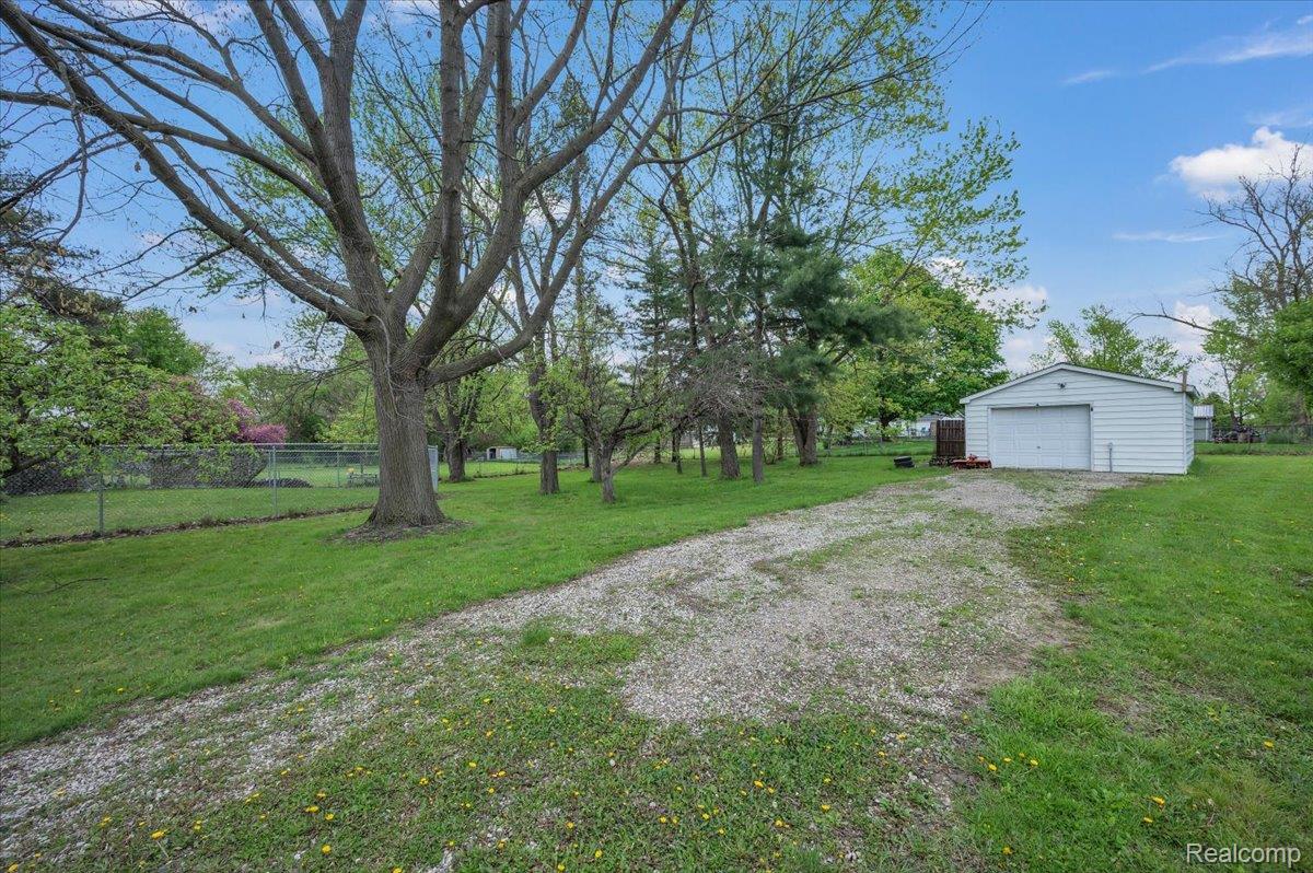 1084 E Grand Blanc Road