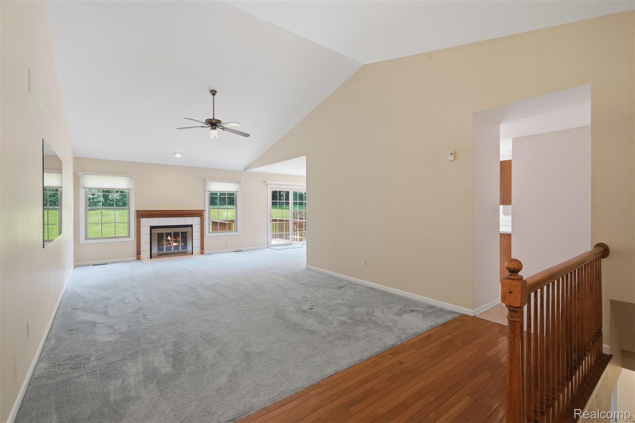 309 Pineknoll Court