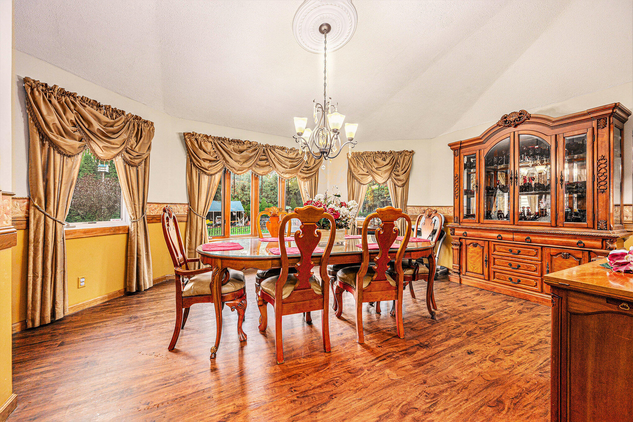 7702 N Gleneagle Drive