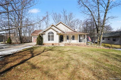 8530 Pineview Lake Drive Argentine Township MI 48451
