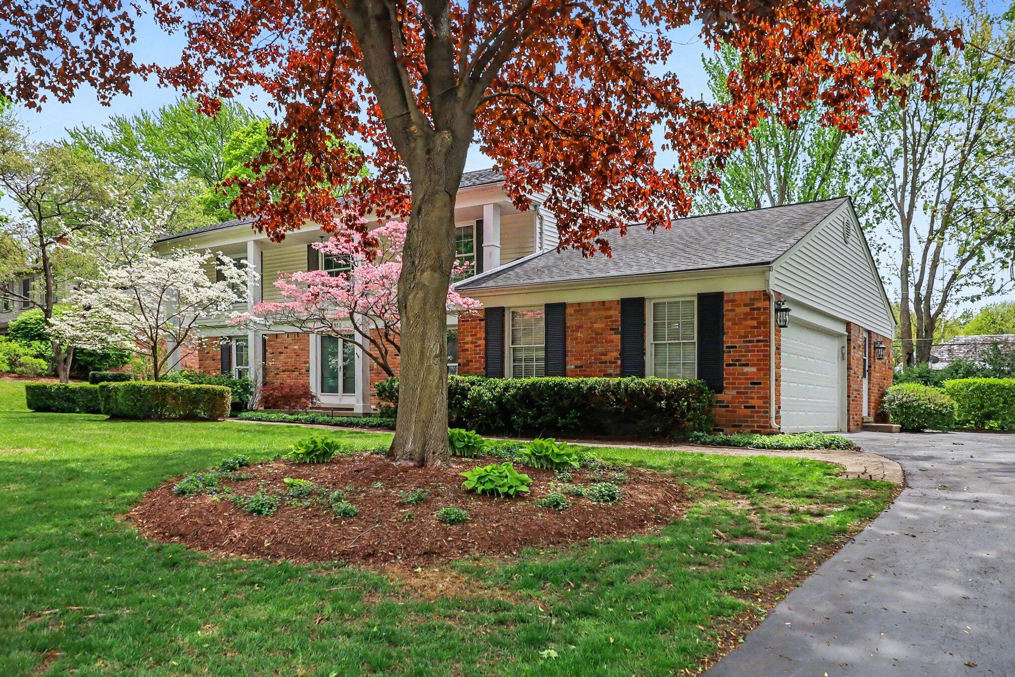 910 S Shady Hollow Circle