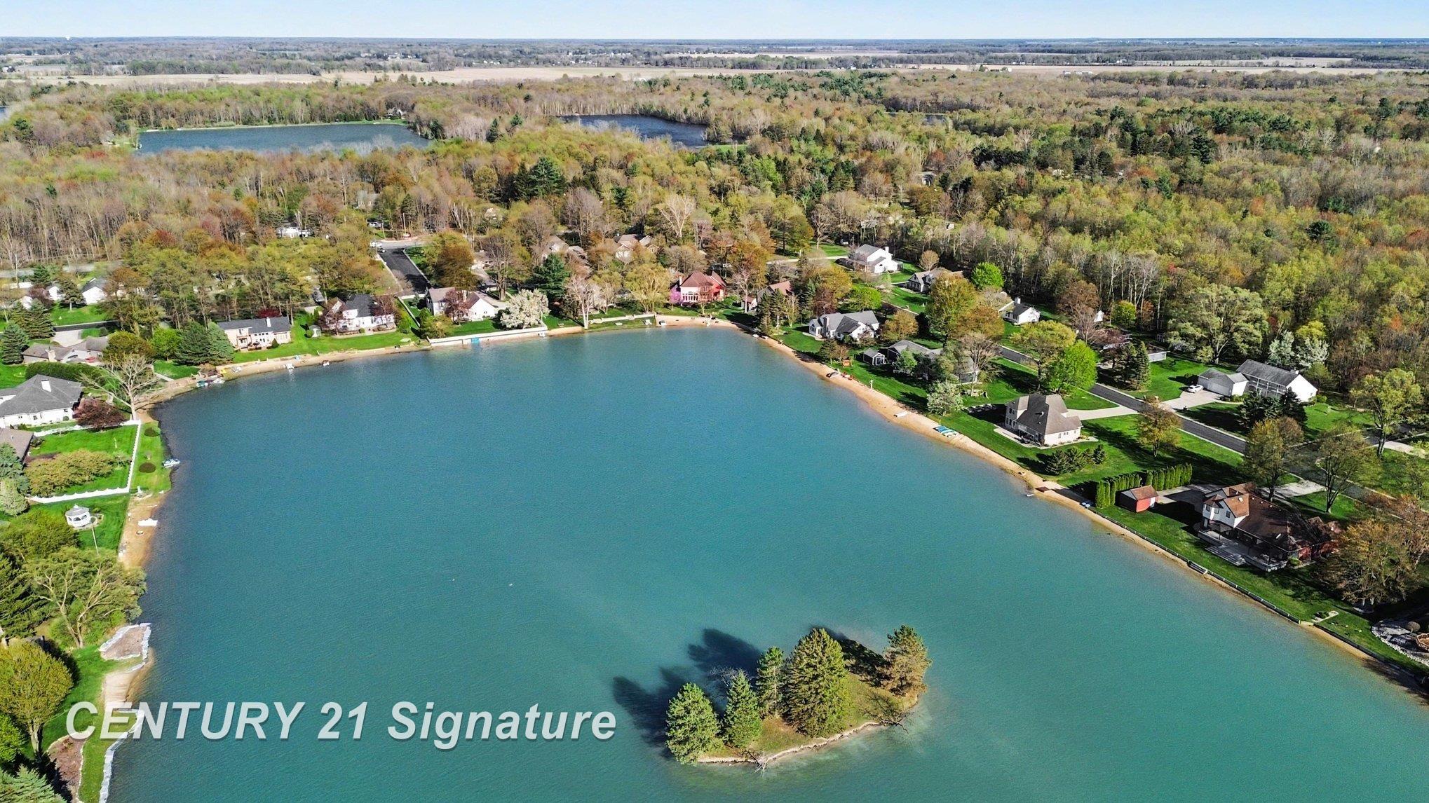 1944 E Lake Circle Drive