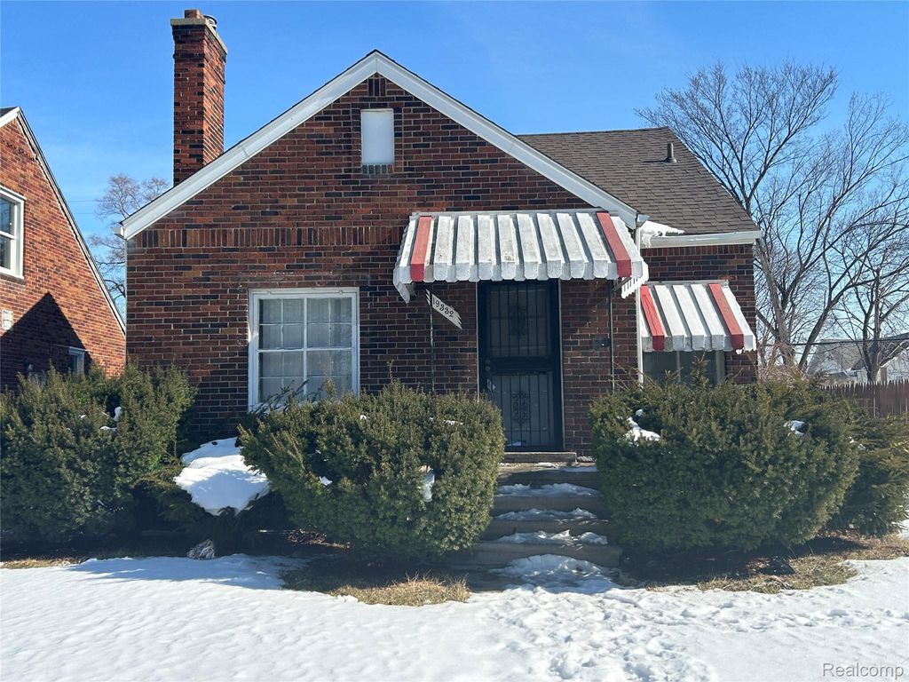 Photo of 19332 Packard Street, Detroit City, MI 48234 (MLS # 20261014235)