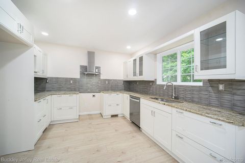 Tiny photo for 10303 9 Mile Road, Green Oak Township, MI 48189 (MLS # 20261010265)