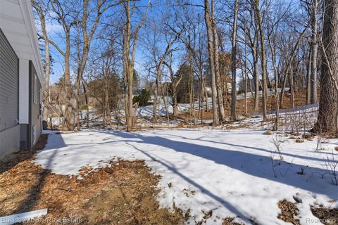 Tiny photo for 10303 9 Mile Road, Green Oak Township, MI 48189 (MLS # 20261010265)