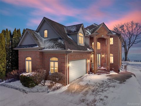 34330 Jefferson Avenue Harrison Charter Township MI 48045