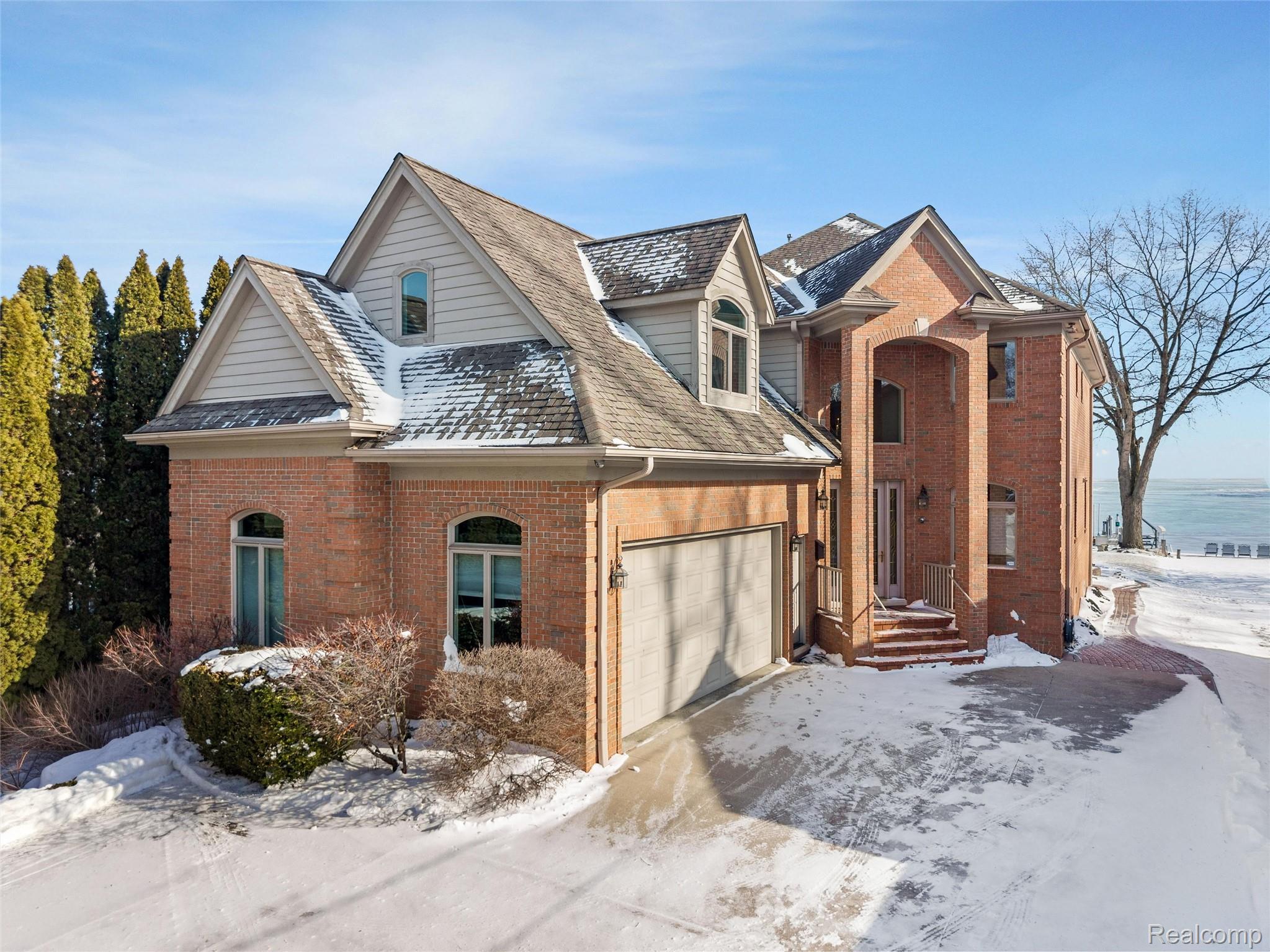 34330 Jefferson Avenue