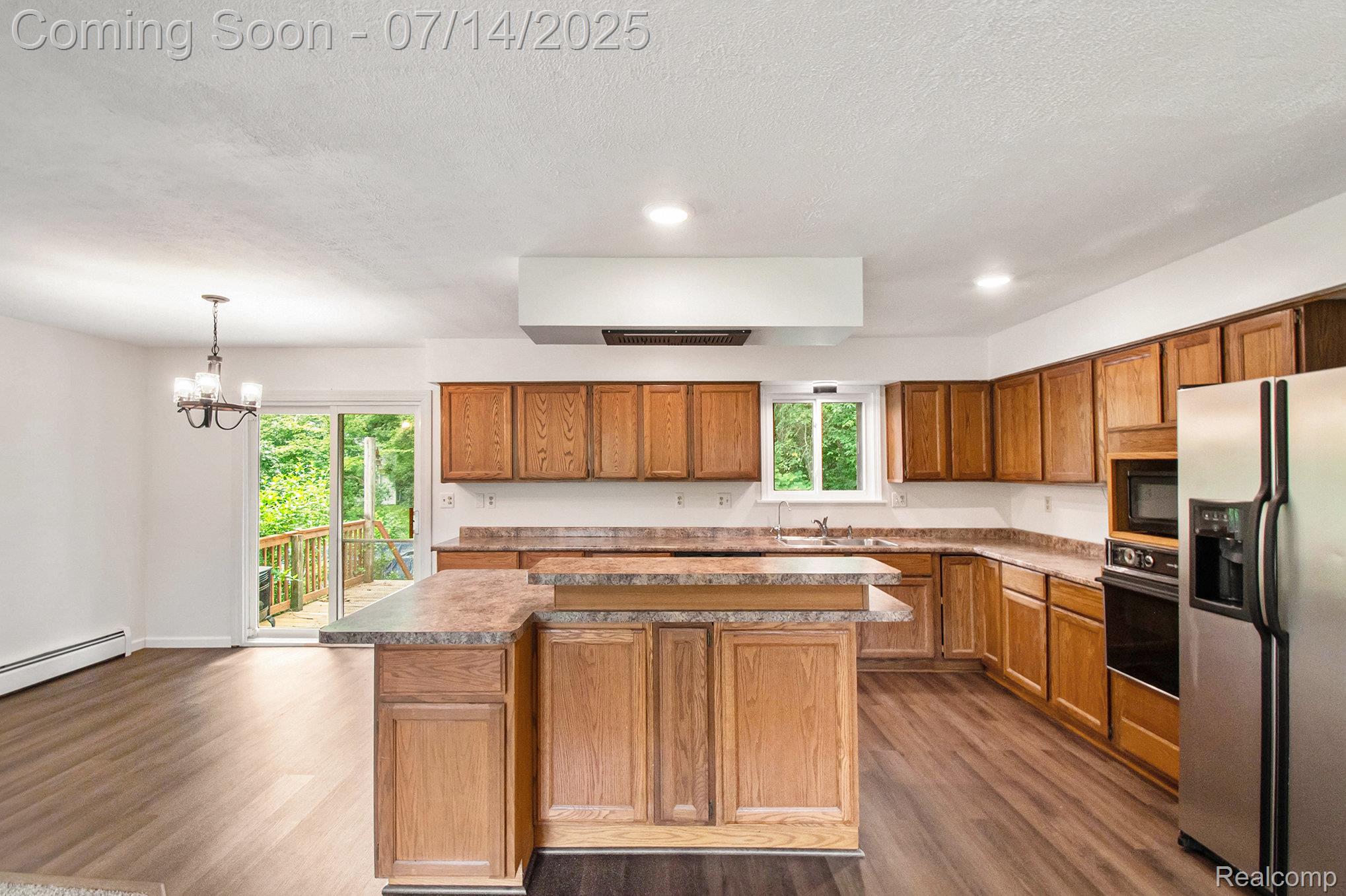 1400 HOSKINS Drive