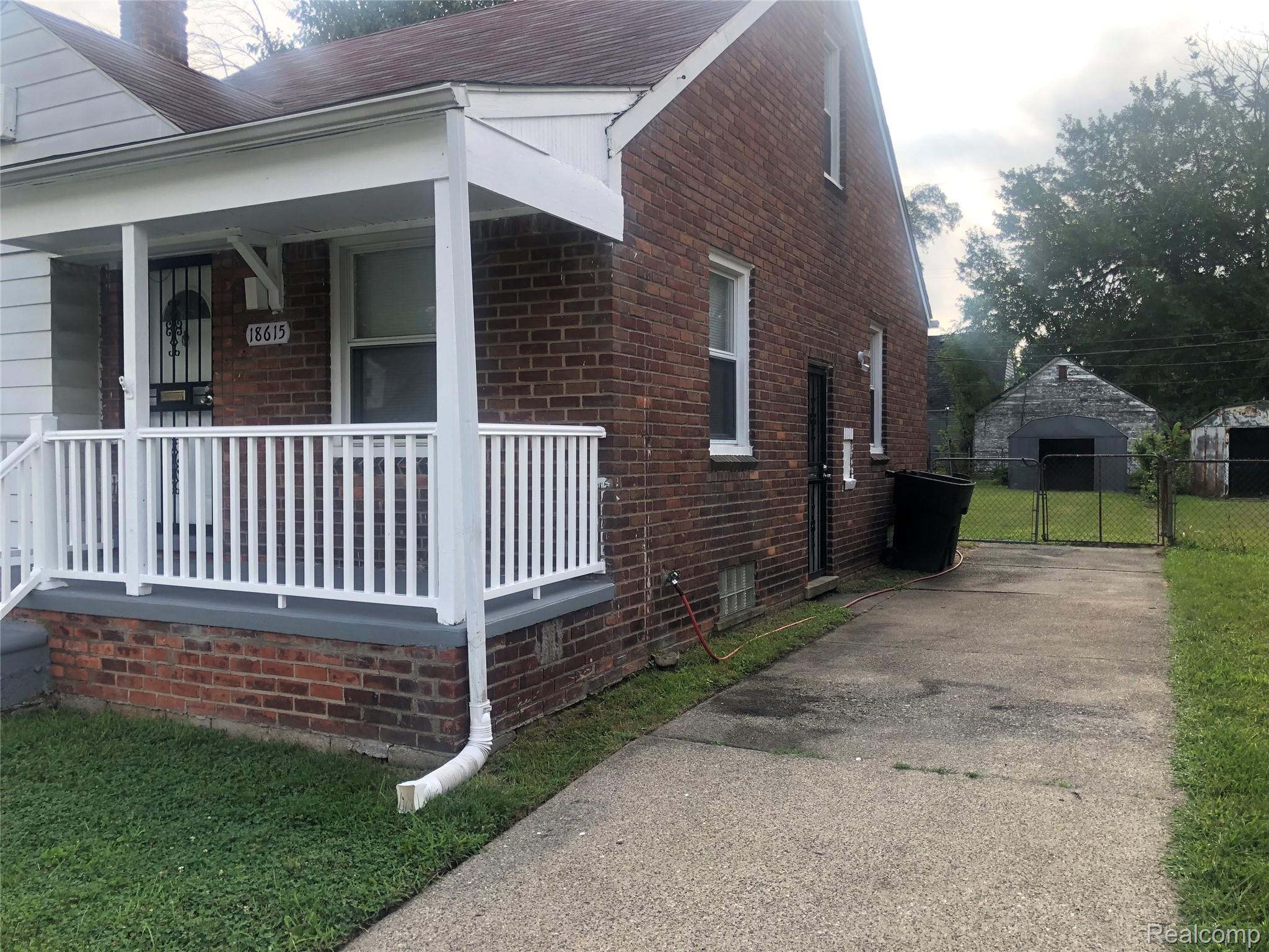 Highland Park City, Michigan 48203, United States, 3 Bedrooms Bedrooms, ,2 BathroomsBathrooms,Residential,Active,196552