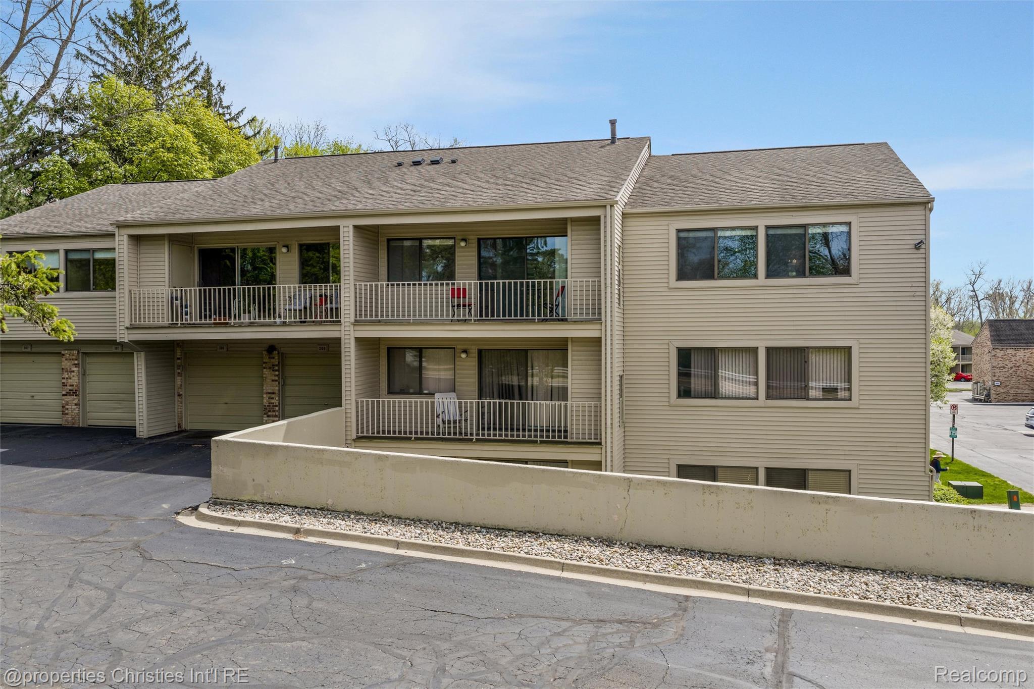 3805 S Lone Pine Rd Road 300