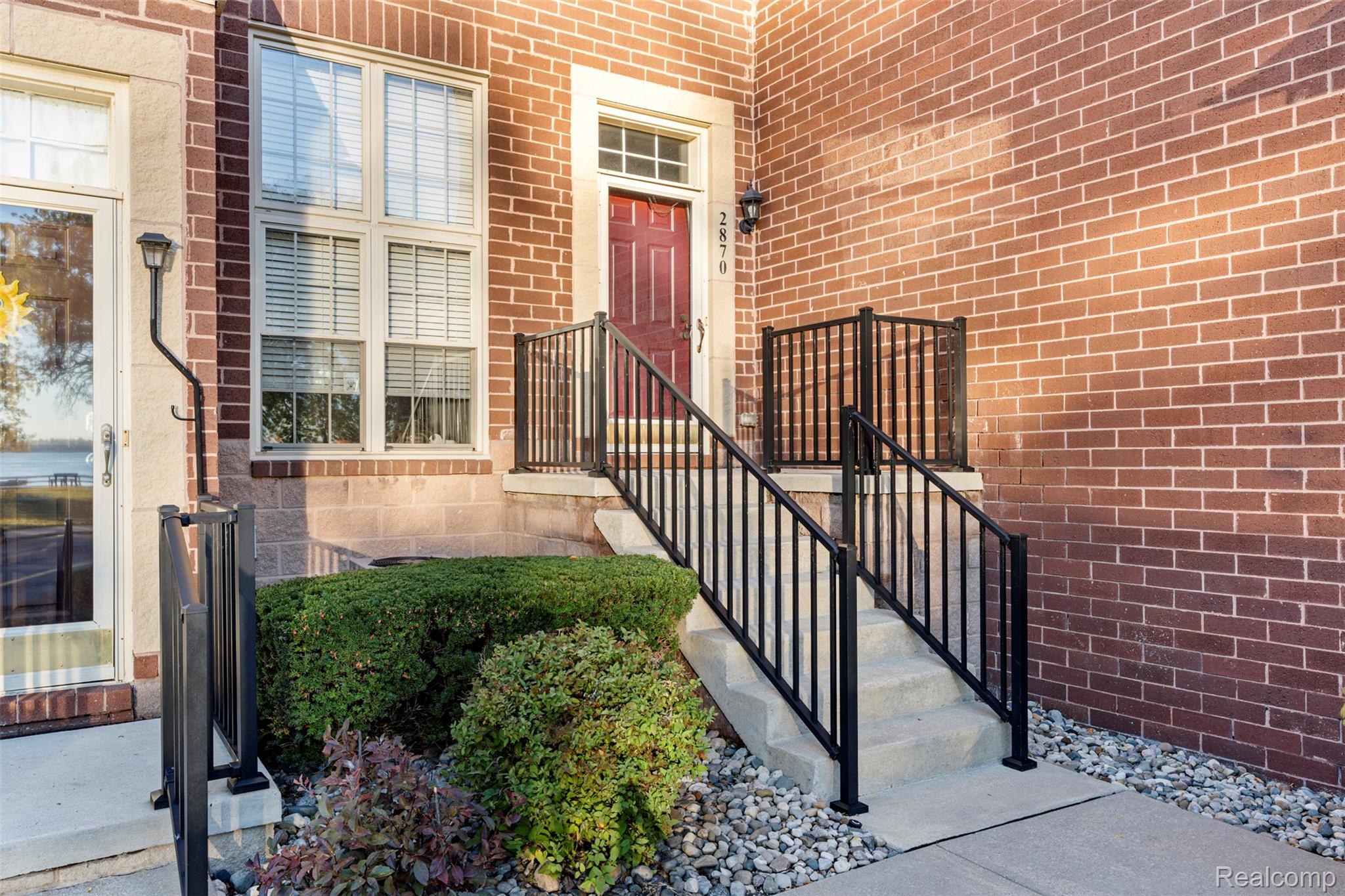 2870 Van Alstyne Street