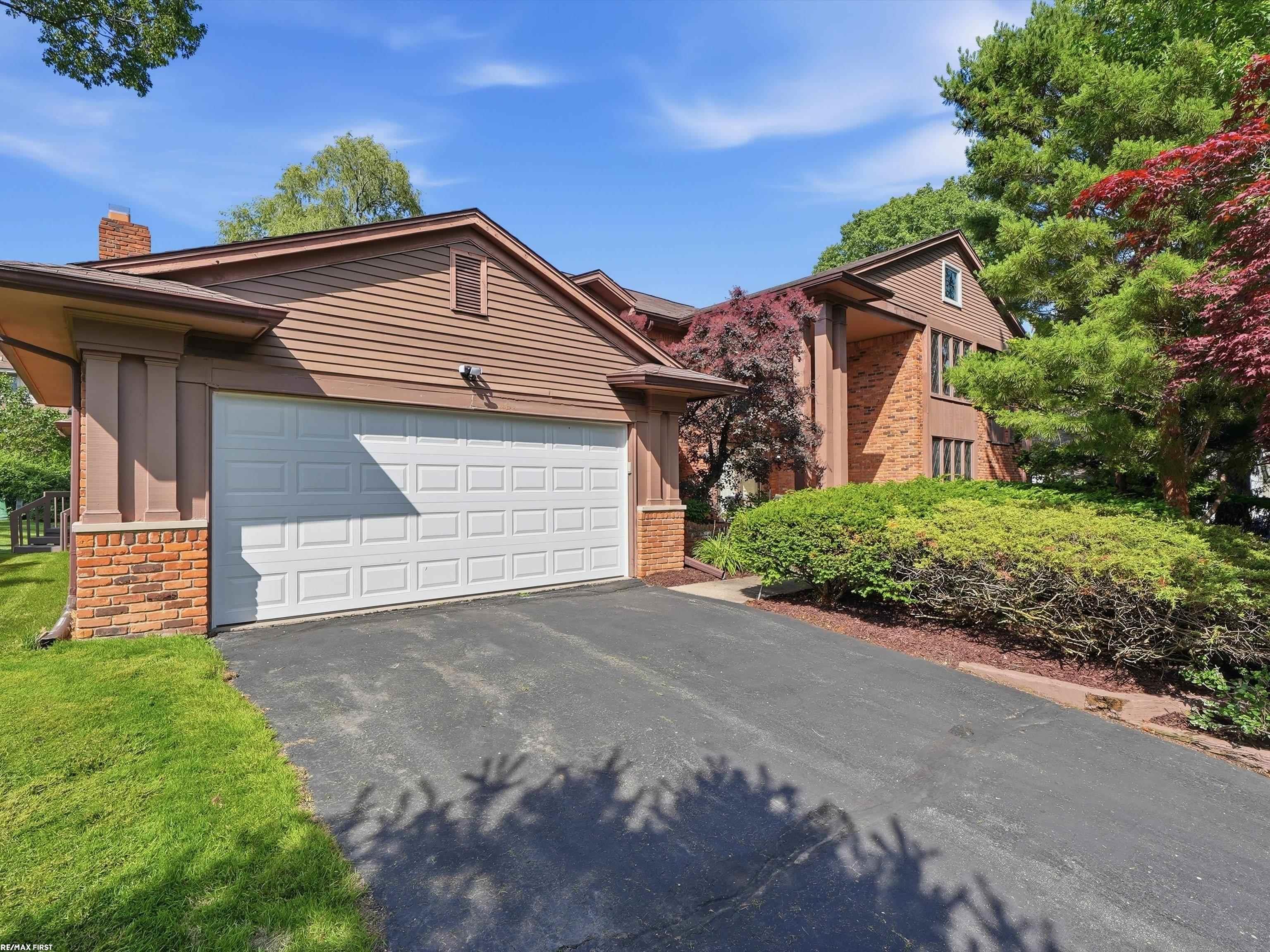 4677 Rolling Ridge Road