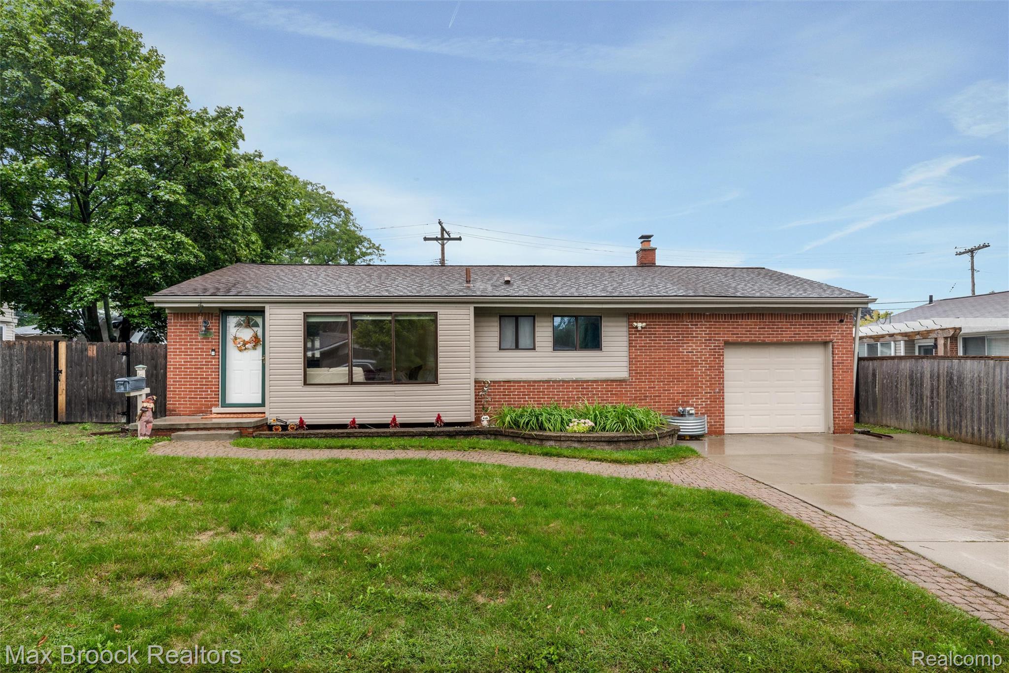 1136 N Selfridge Boulevard