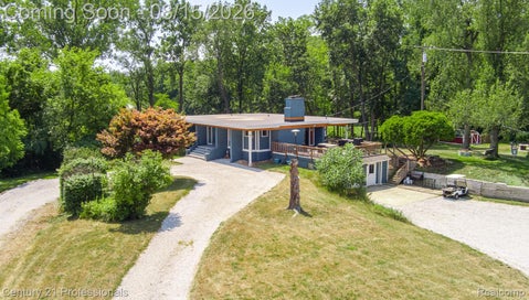 9561 Ute Pointe Drive Springfield Charter Township MI 48346