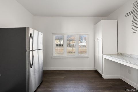 Tiny photo for 2220 Collingwood Street, Detroit City, MI 48206 (MLS # 20261015359)