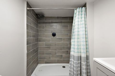 Tiny photo for 2220 Collingwood Street, Detroit City, MI 48206 (MLS # 20261015359)