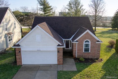 1223 Oaklawn Drive Pontiac City MI 48341