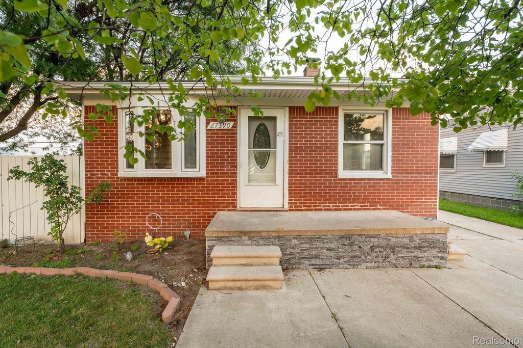 Photo of 27390 Seyburn Avenue, Warren City, MI 48092 (MLS # 20261013875)