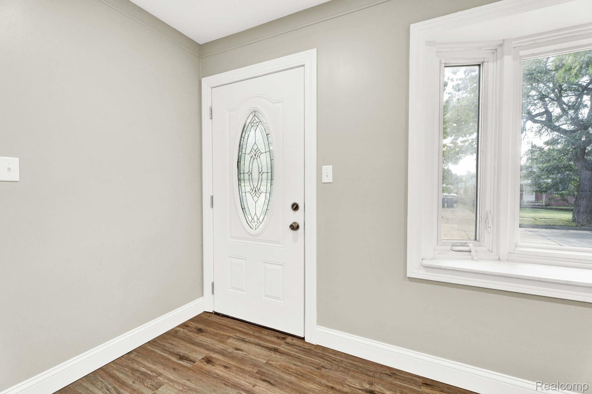 27390 Seyburn Avenue