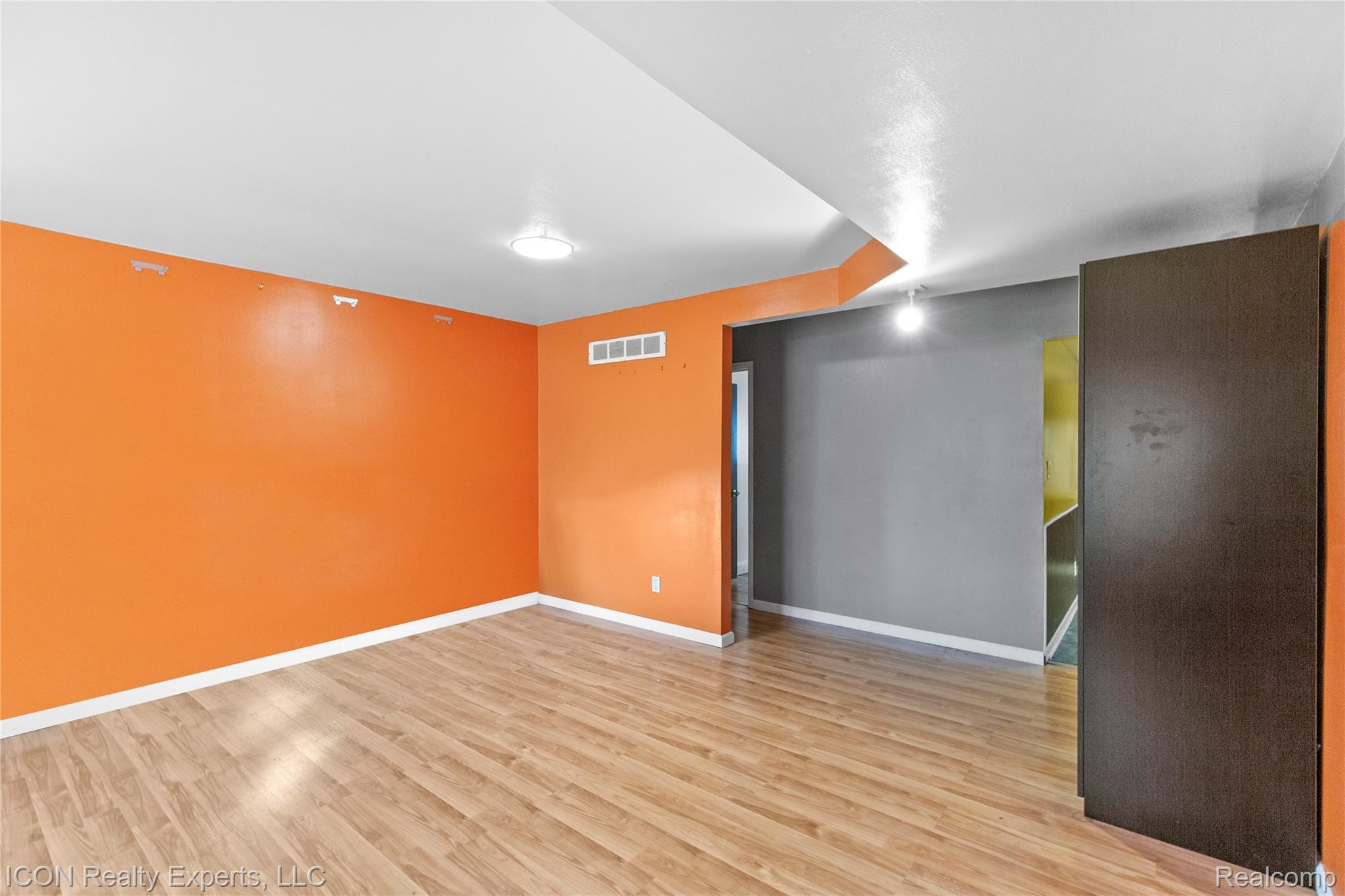 25150 Briarbank Avenue