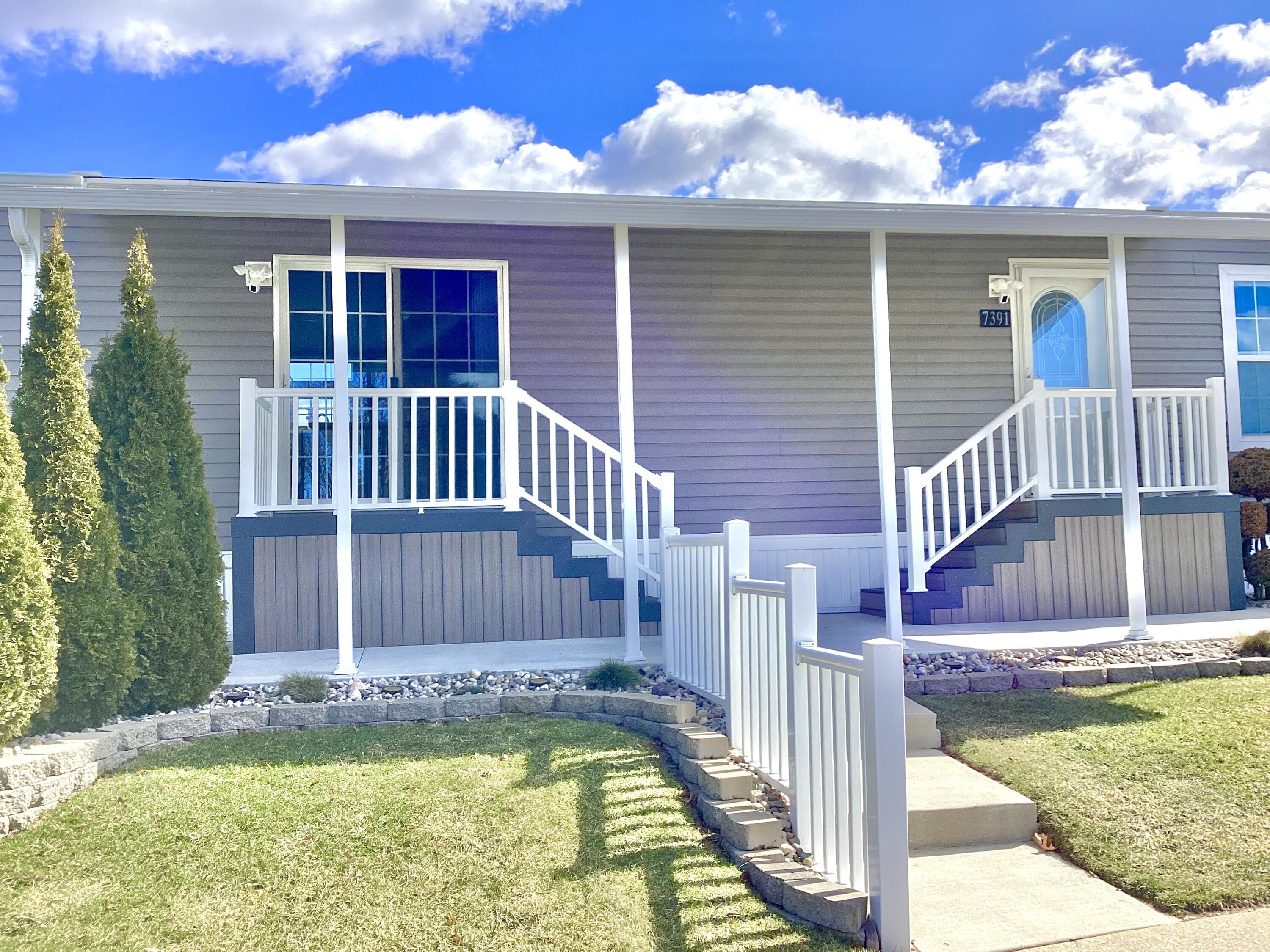7391 Maple Lane NE
