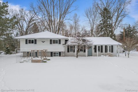 7145 Henry Drive West Bloomfield Charter Township MI 48324