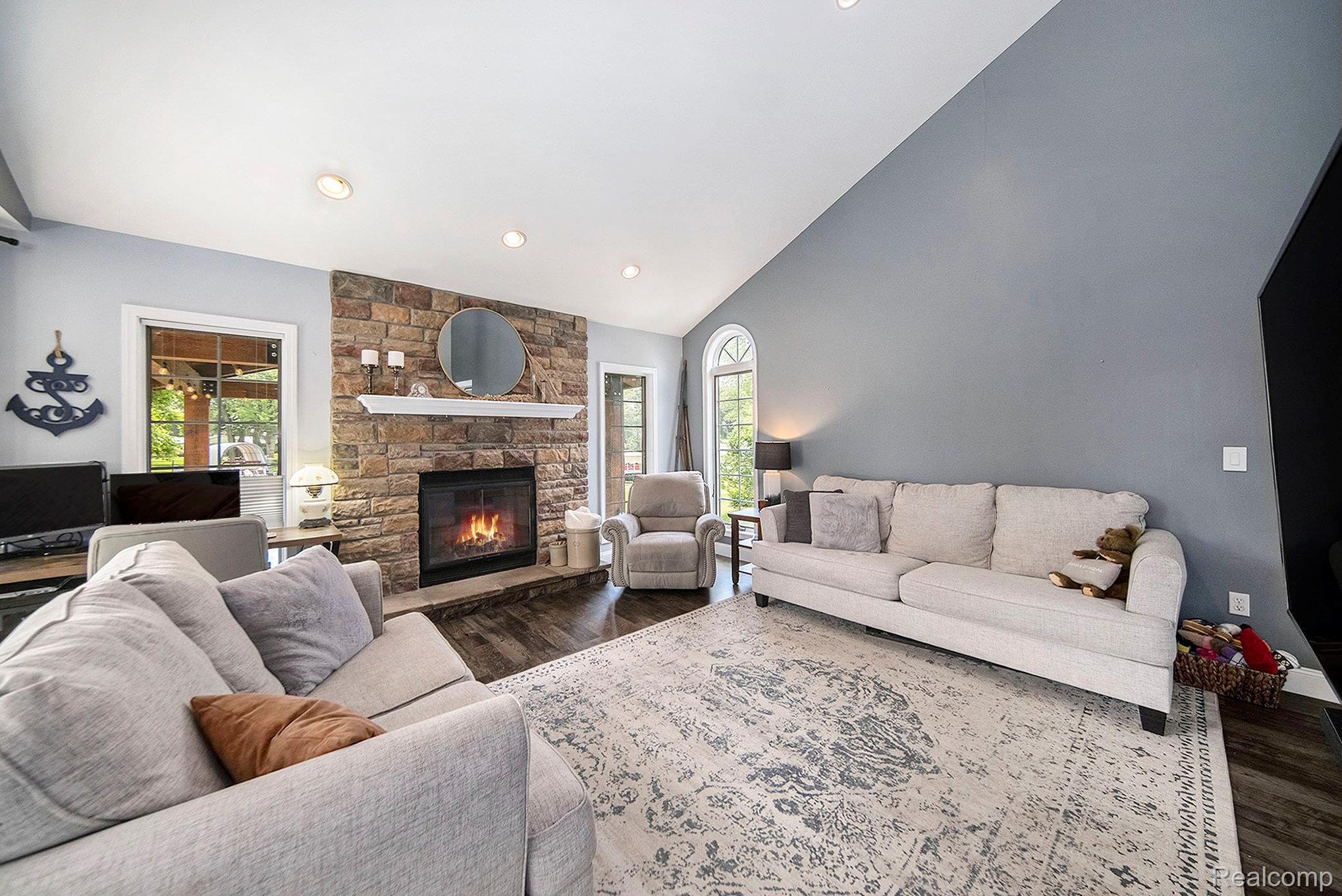 4106 Shoreview Lane