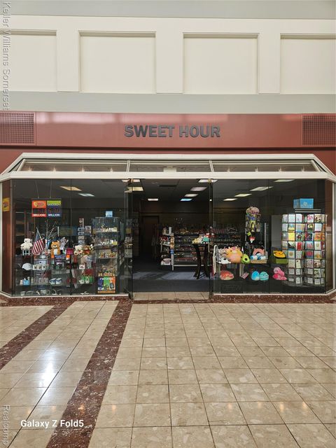 17370 Laurel Drive Sweet Hour Livonia City MI 48152