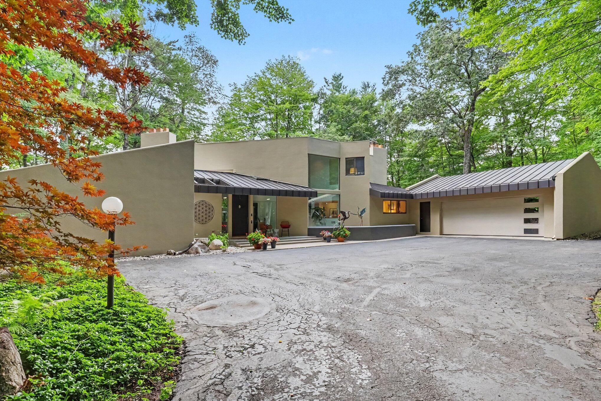 10109 Hathaway Drive