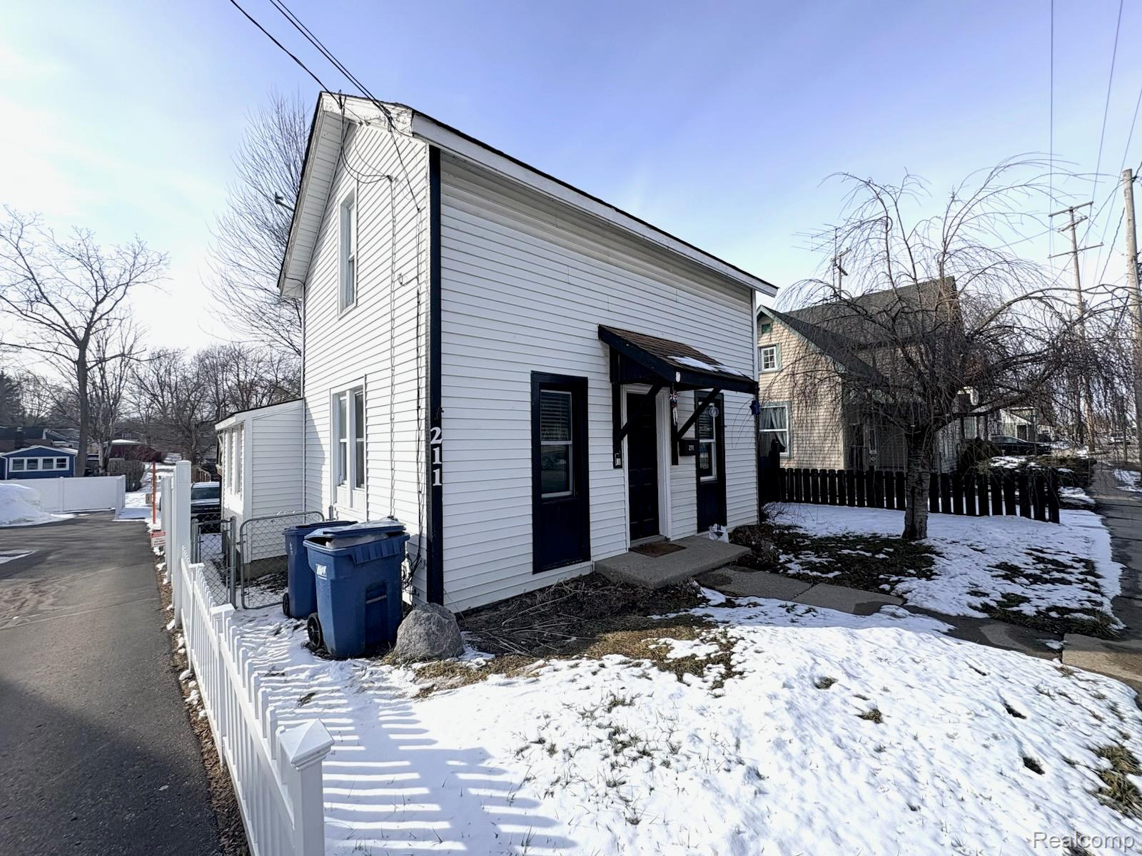 211 N Saginaw Street N