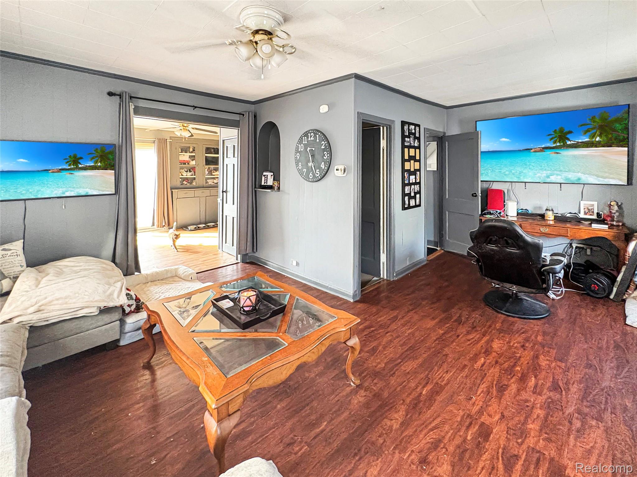 211 N Saginaw Street N