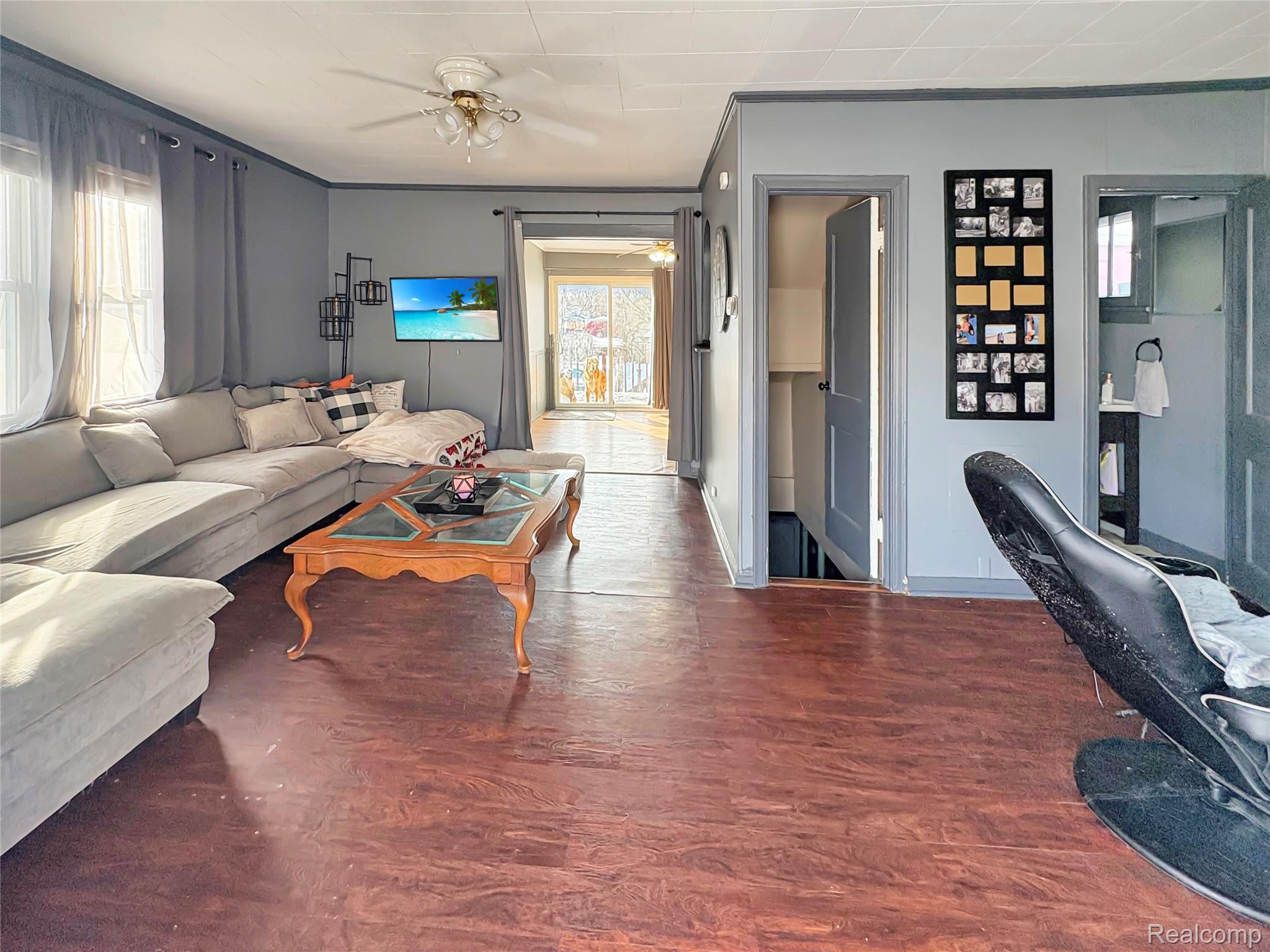 211 N Saginaw Street N