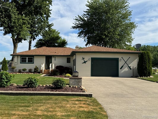 3138 PONEMAH DR, FENTON, MI 48430 - Image 1af20fca2f5a8e2d8cb6a277948264e0/1369667414