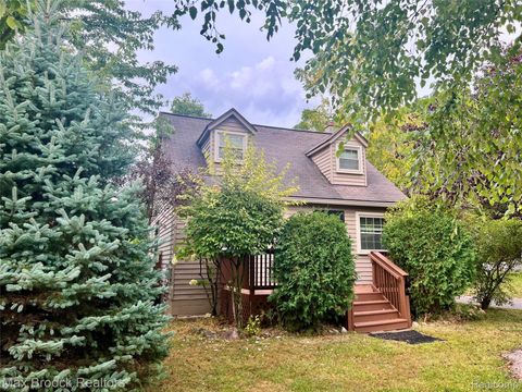 615 Leon Road Walled Lake City MI 48390