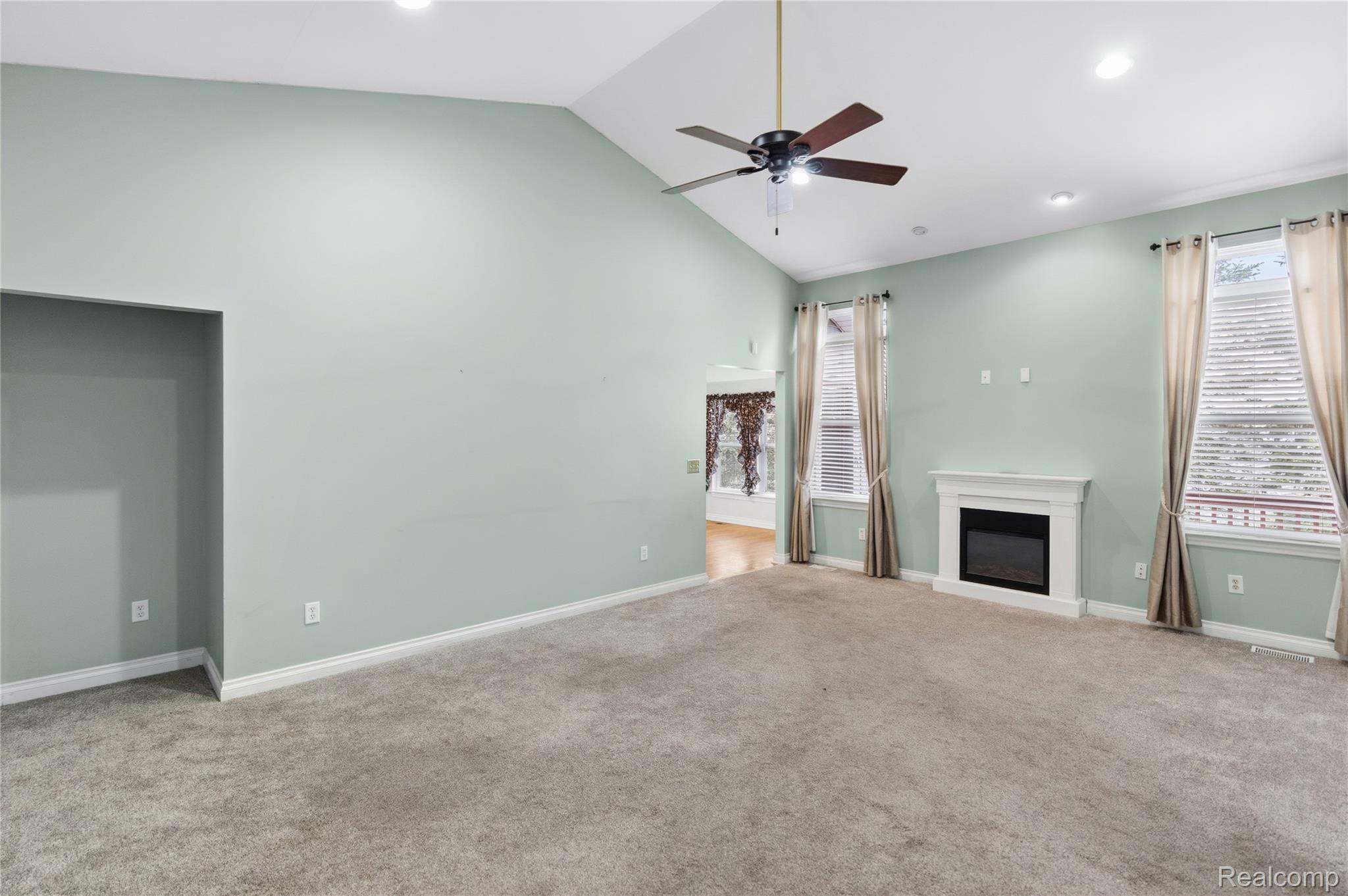 1130 Creekside Court
