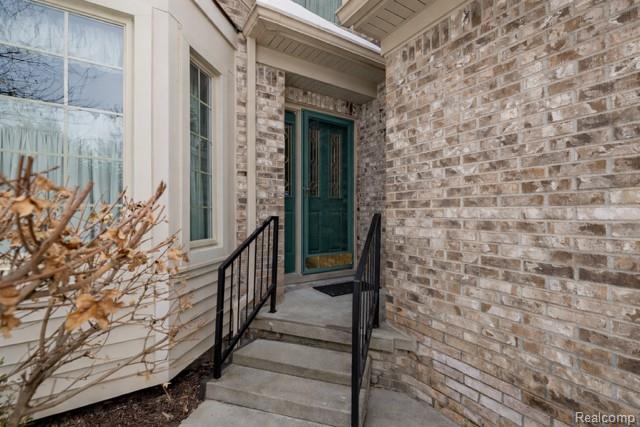 45325 Stonehedge Drive