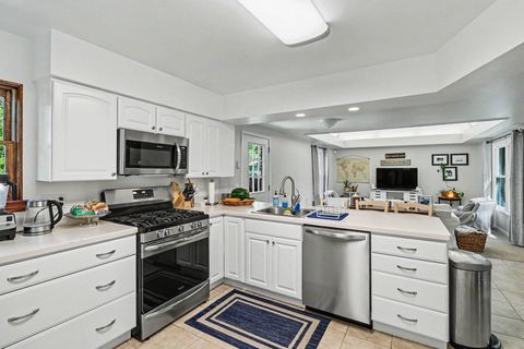 Tiny photo for 5 Merwood Drive E, Battle Creek City, MI 49017 (MLS # 64026025932)