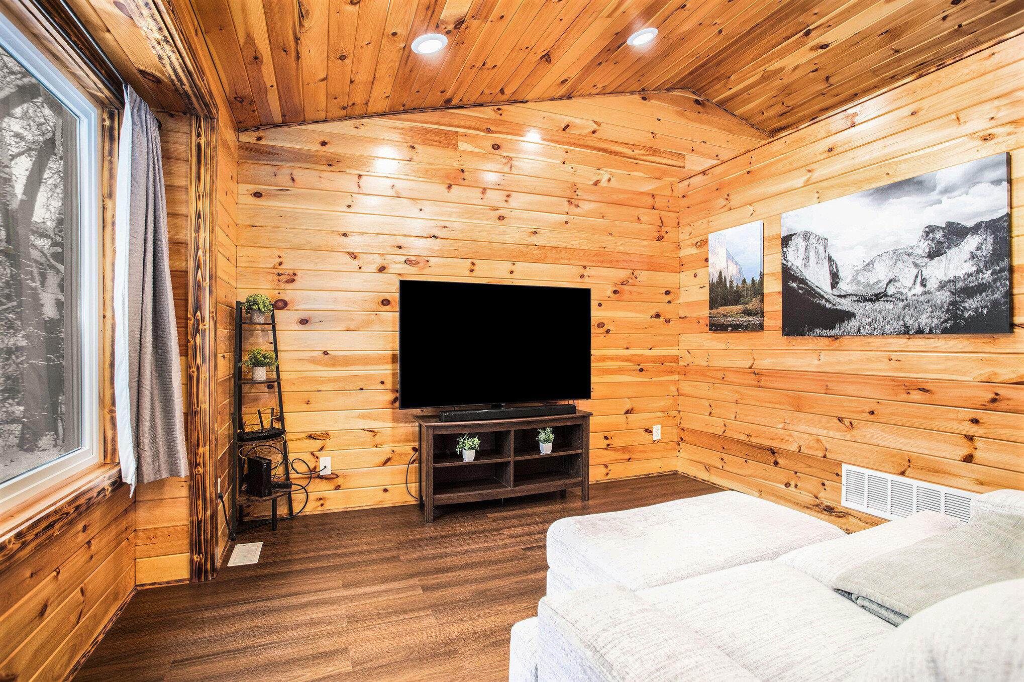 970 Scenic View Drive