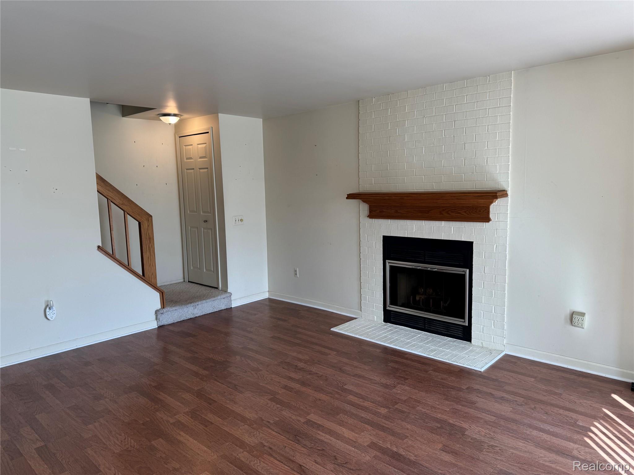 1597 Dover Hill S
