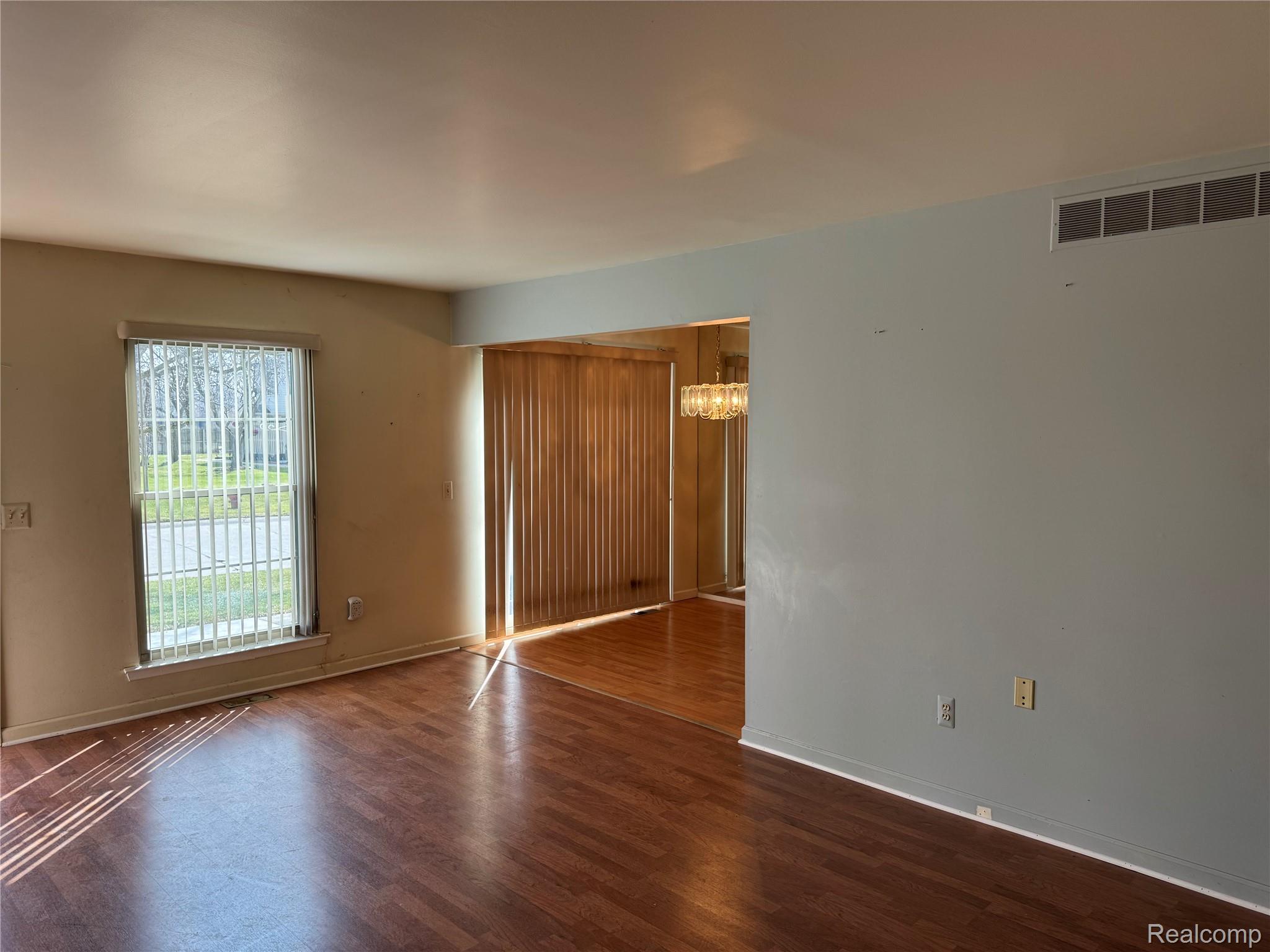 1597 Dover Hill S